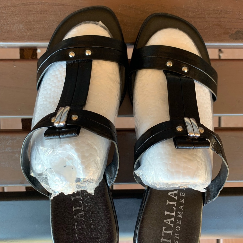 Italian Shoemakers Made In Italy Black Wedge Sandals Size 7 1/2 M Silver Accents - Picture 6 of 11